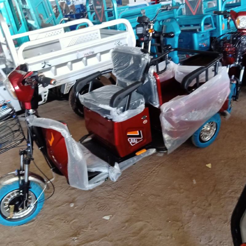 电动三轮车快递车