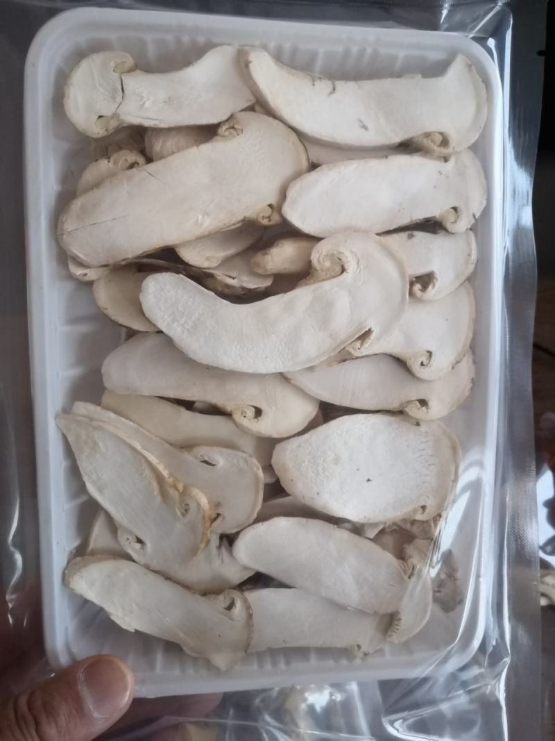 云南野生菌：松耸，黑松露，牛肝菌等