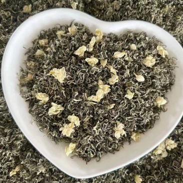 新茶，碧潭飘雪