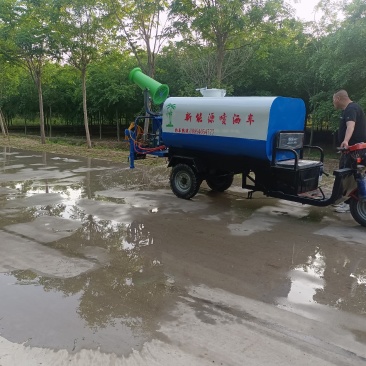 厂家直销洒水车，多种环卫车