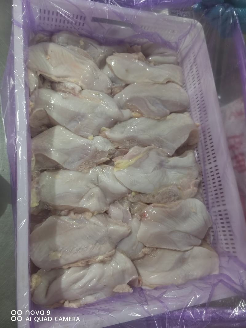 老鸡鸡胸肉，鸡排，专业分割老鸡产品，产品质量好正在热卖