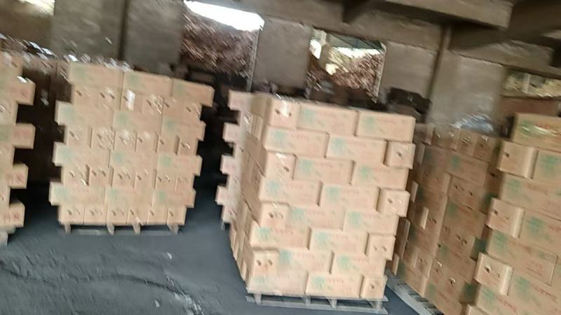 竹炭纯竹炭烧烤碳大量供应量大从优欢迎咨询