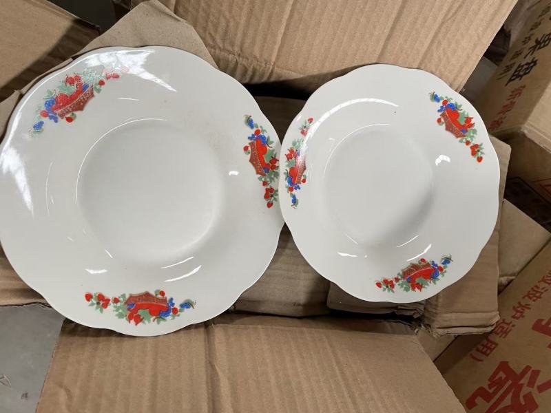 陶瓷8寸印花汤有些混装有些一件一个花色一二级，1.8一个