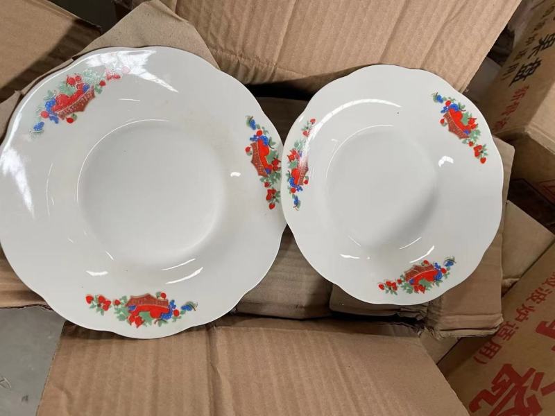 陶瓷8寸印花汤有些混装有些一件一个花色一二级，1.8一个