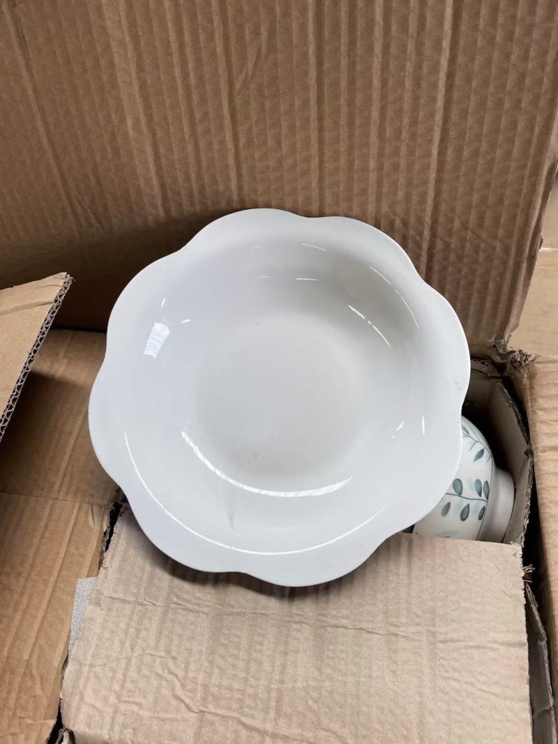 陶瓷8寸印花汤有些混装有些一件一个花色一二级，1.8一个