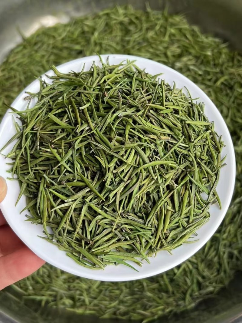 明前雀舌如果治愈有颜色，那么一定是绿色来一杯鲜爽甘