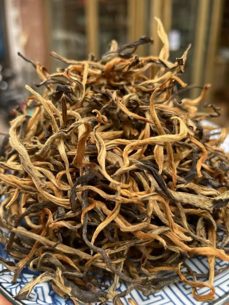 大树红茶金芽曲红云南滇红金芽500g包邮