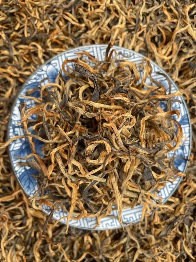 大树红茶金芽曲红云南滇红金芽500g包邮