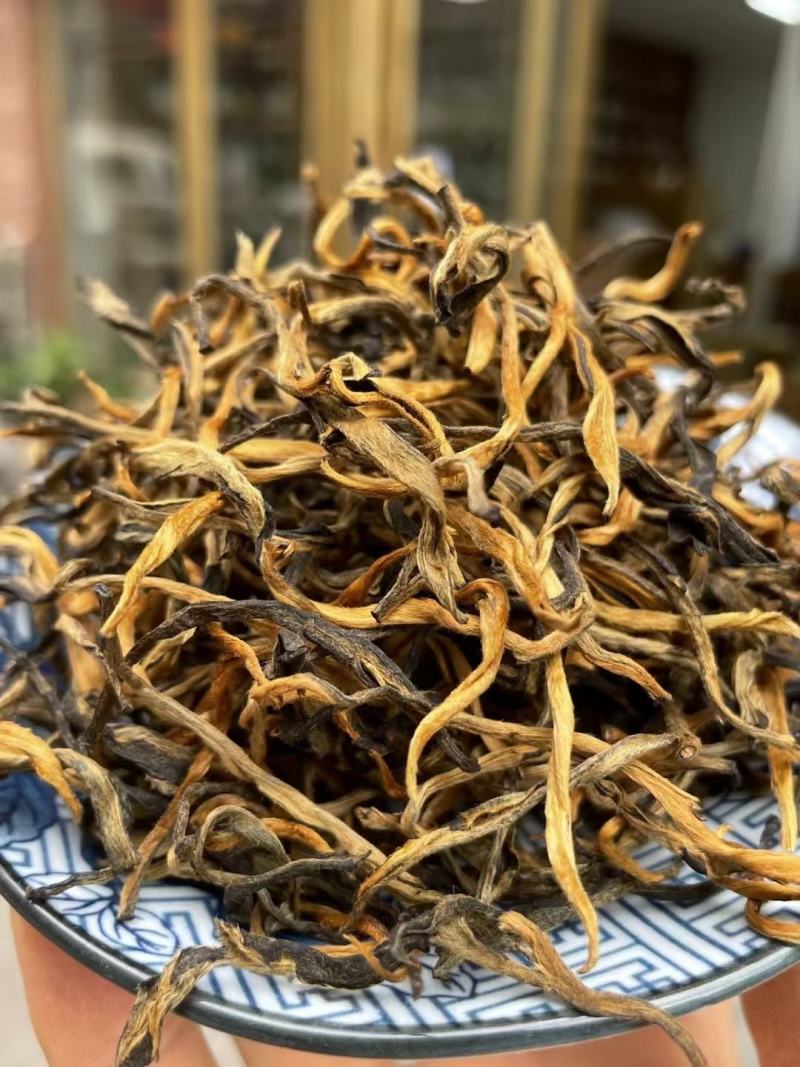 大树红茶金芽曲红云南滇红金芽500g包邮