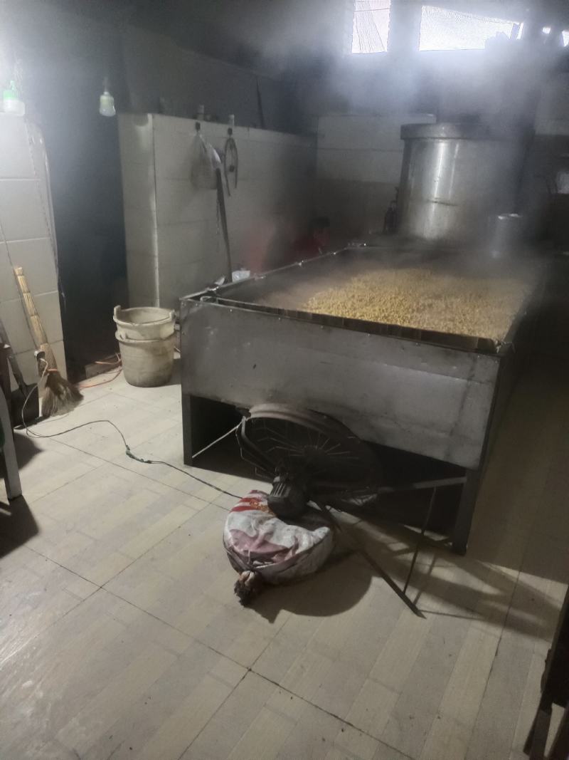 【白酒】自家酿造白酒，纯粮食酒，量大从优欢迎联系