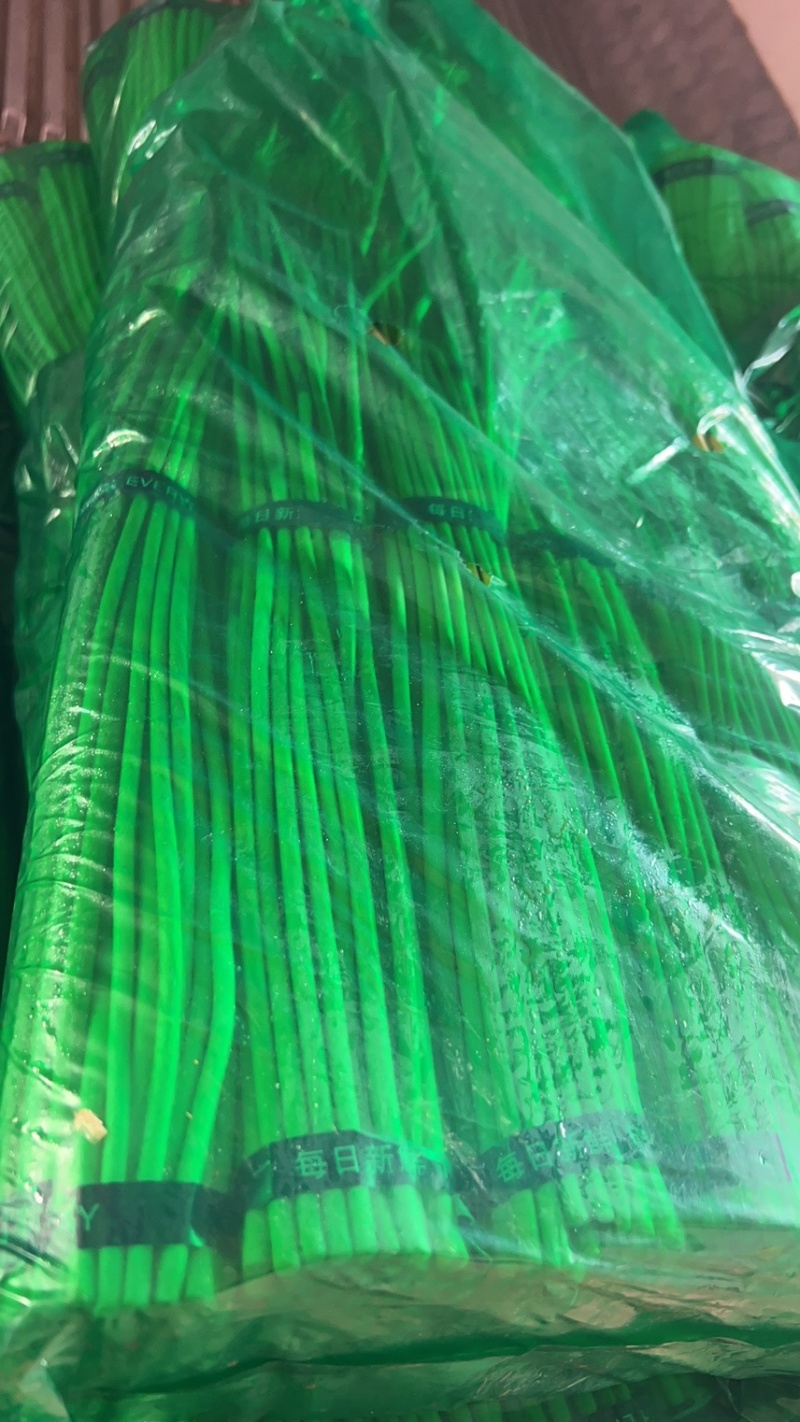 蒜苔，精品红帽蒜苔，现拔，现发，支持全国大小市场。