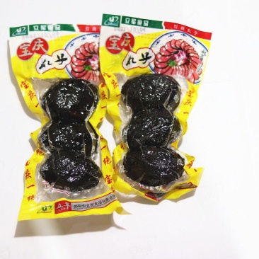 农家自制柴火烟熏猪血丸子血粑粑豆腐腊肉腊味湖南邵阳武冈土