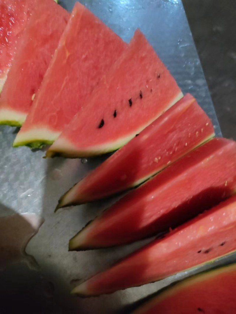 精品河南甜王西瓜，个头均匀大量上市，熟度甜度购，保质保量