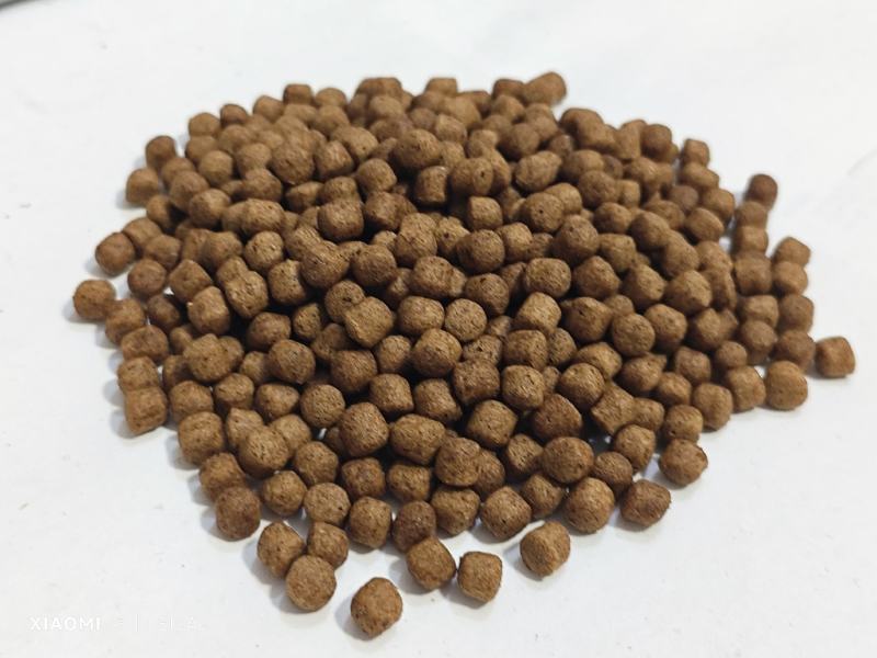 TRS集团（002567）草鱼膨化配合饲料