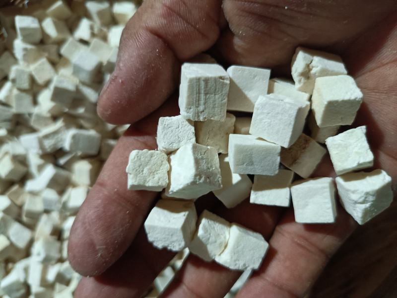 云南白茯苓中心丁