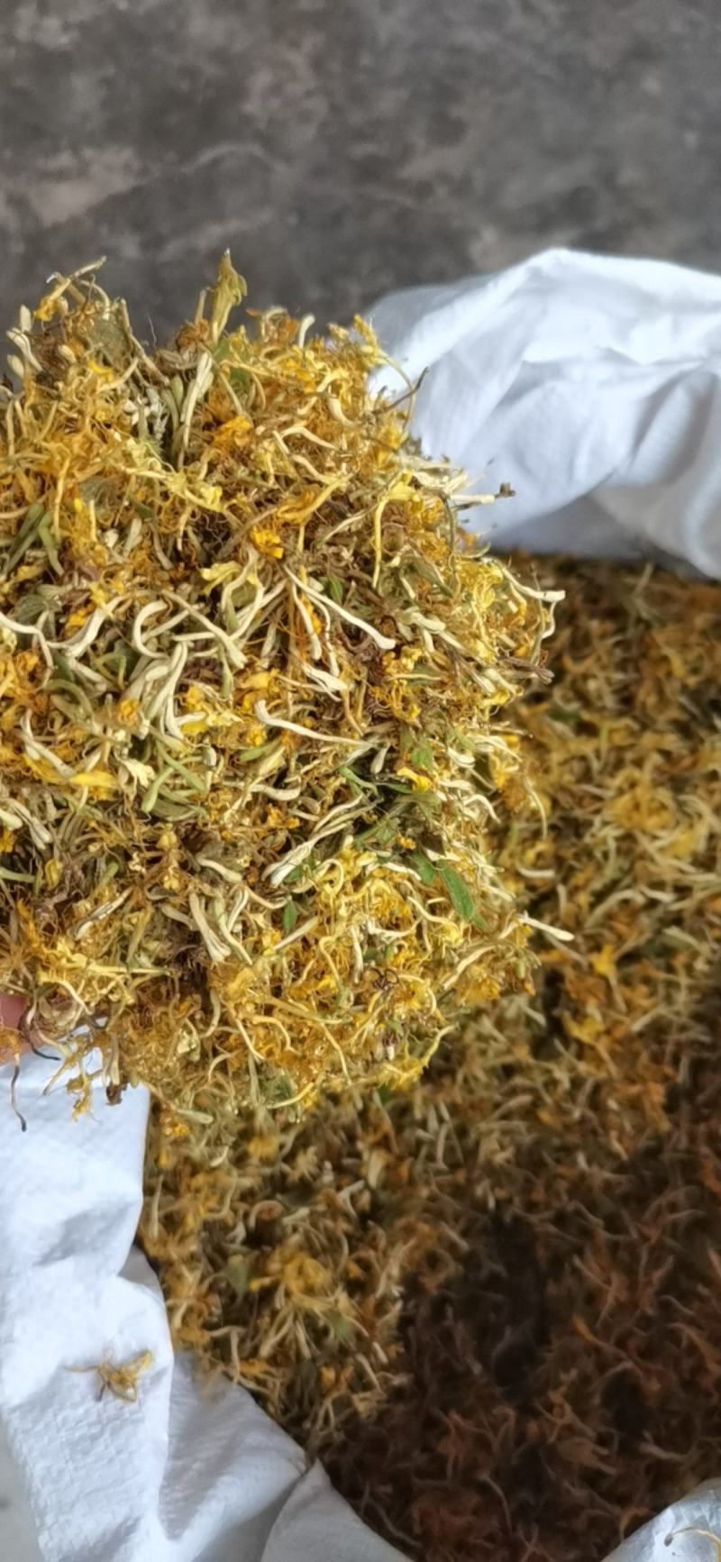 贵州高山金银花茶，浓浓的清香味，味道纯正，清热解火