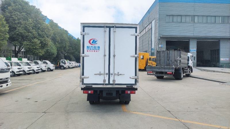 特价处理一批蓝牌冷藏车