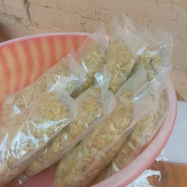 去皮芋苗干