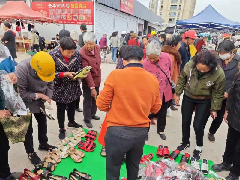 拖鞋批发摆摊乳胶凉鞋男女拖鞋批发地摊赶集展会热销送广告