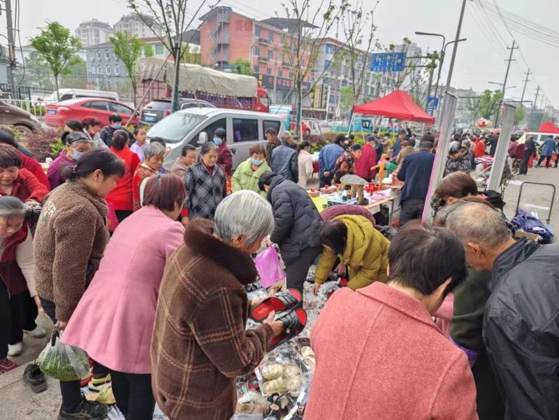 拖鞋批发摆摊乳胶凉鞋男女拖鞋批发地摊赶集展会热销送广告