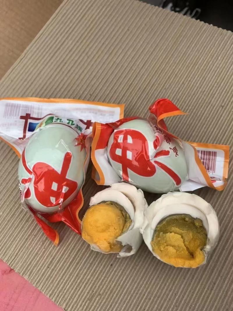 咸鸭蛋，一件100个，一个60g
