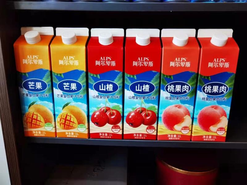 阿尔卑斯1L屋顶盒果汁主打餐饮渠道，餐宴席餐饮畅销产品