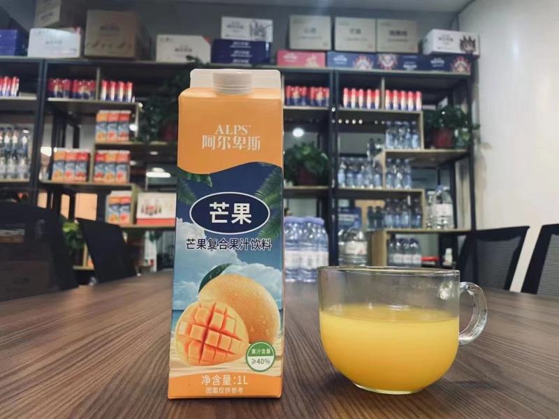 阿尔卑斯1L屋顶盒果汁主打餐饮渠道，餐+饮渠道