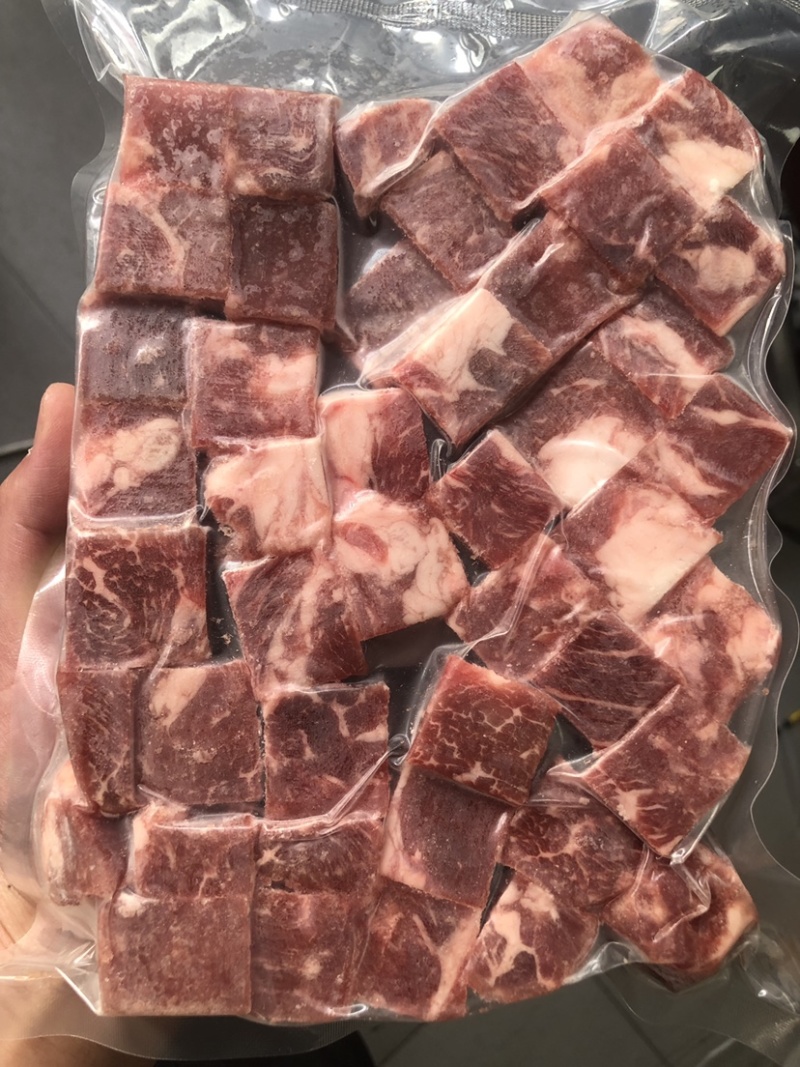 董大真•南美牛肉粒烤肉、串串食材原切上脑牛肉粒