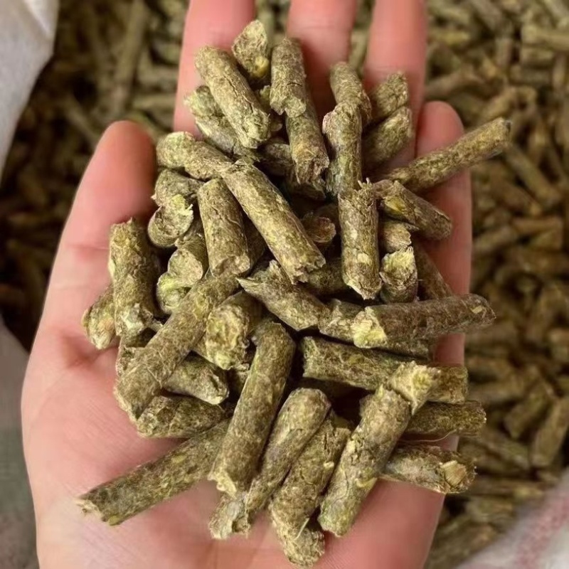 牛羊育混全价料高温熟化料，适口性好，易吸收，营养价值高！