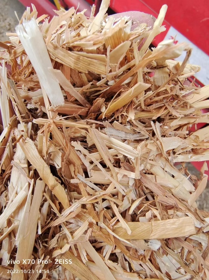 现货批发小麦秸秆！一次成型，吨位大，运费便宜！！！
