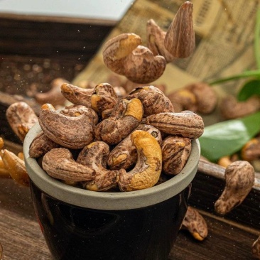 虎皮腰果A180批发休闲坚果炒货干果特产带皮炭烧大颗粒虎