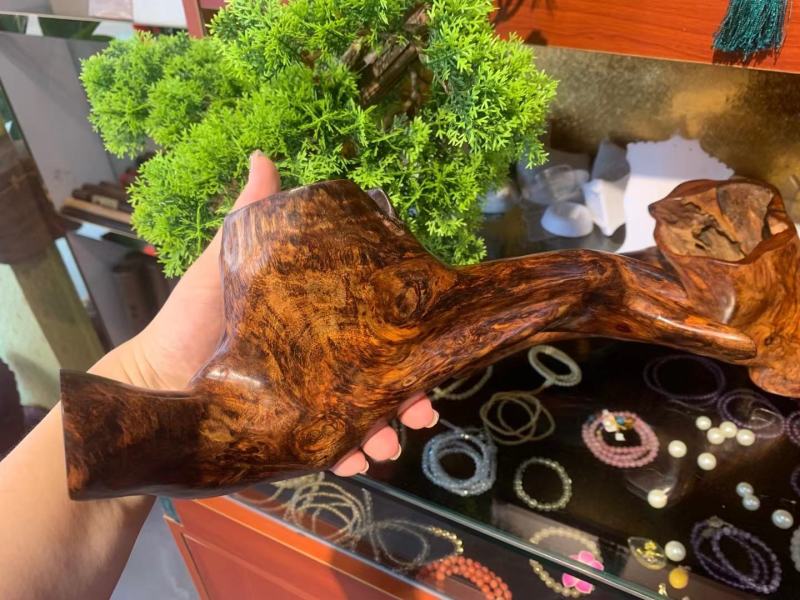 广西本土野生灵芝，各种东南亚进口工艺品，虎，象，熊，