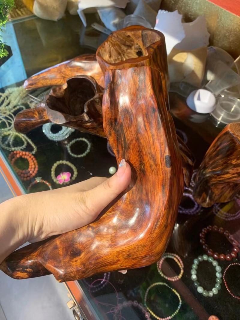 广西本土野生灵芝，各种东南亚进口工艺品，虎，象，熊，