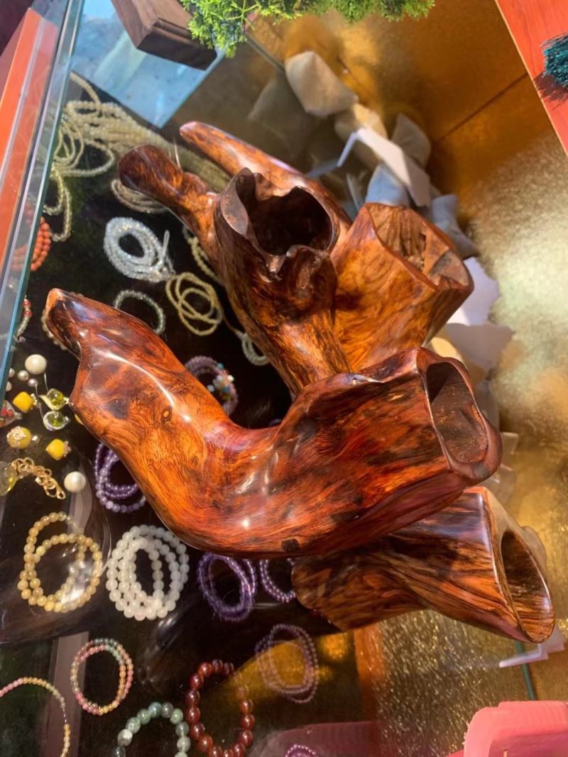 广西本土野生灵芝，各种东南亚进口工艺品，虎，象，熊，