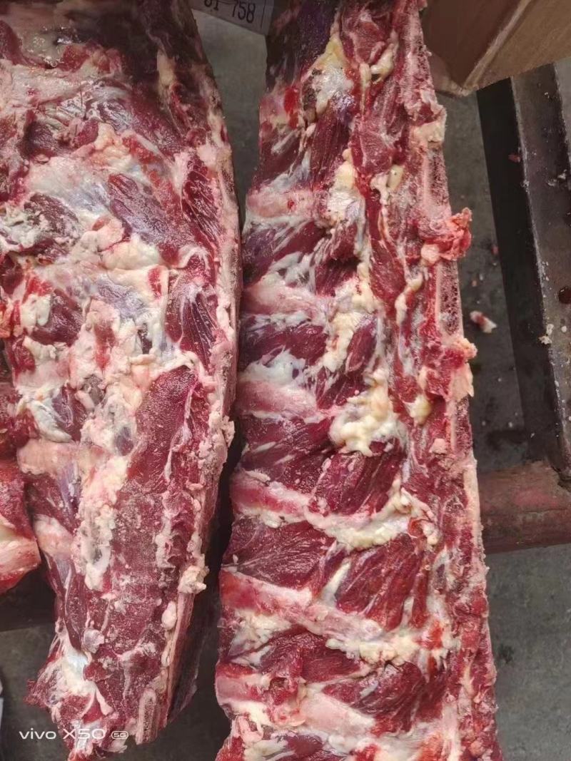 牛脊骨，锯段实拍，货真价实，需要的老板下单吧！