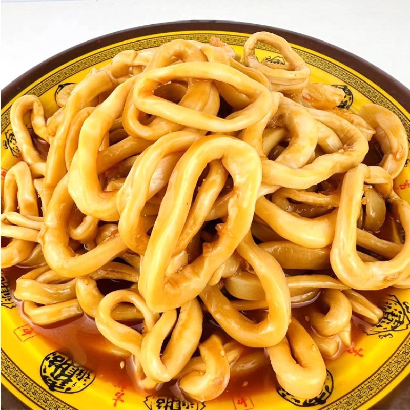 泽飞~麻辣鱿鱼圈批发，一袋起发三袋包邮全国发货送货上门