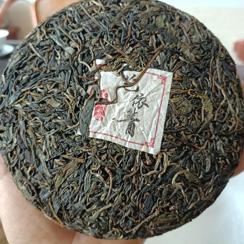 古树普洱茶纯手工制作上百年普洱古树茶生态乔木