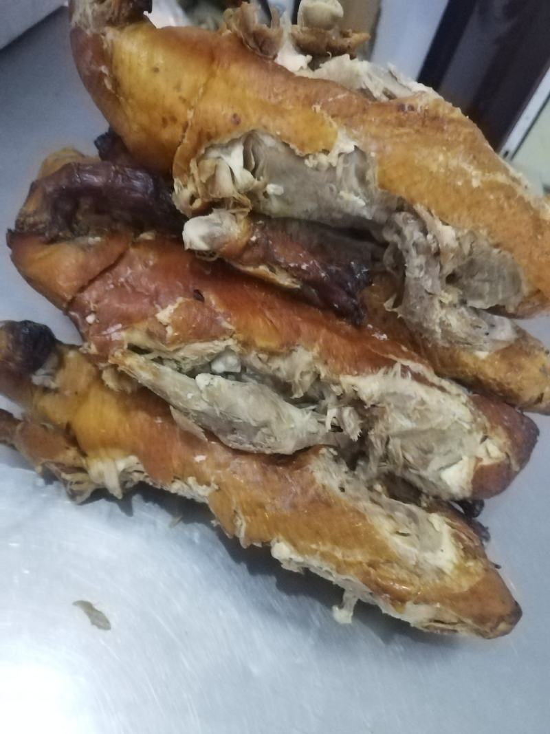 大量现货都是3300元一吨，欢迎前来咨询