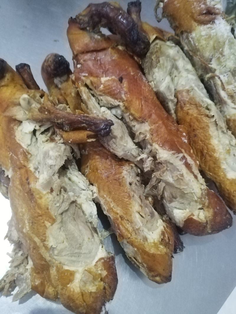 大量现货都是3300元一吨，欢迎前来咨询