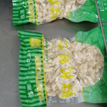 陕西商洛精品核桃仁，大量加工，取皮烘干，按规格定作。