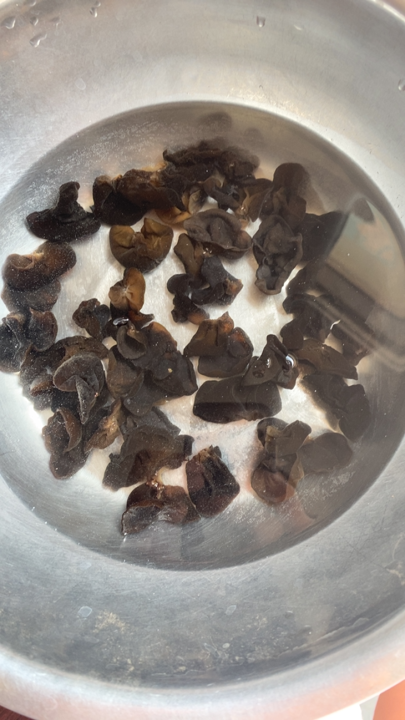 包邮黑木耳头茬好黑山1250形状好有厚度有现货