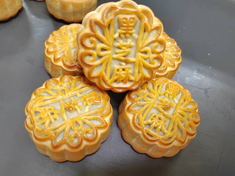 厂家直销广式月饼，支持定制代工代发