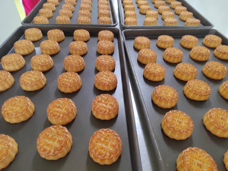 厂家直销广式月饼，支持定制代工代发