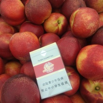 青岛平度油桃大量上市欢迎新老客户的到来。