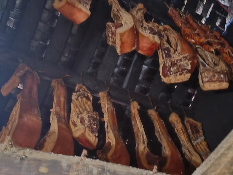 湘西土特产腊肉系列，正宗农家薰制！