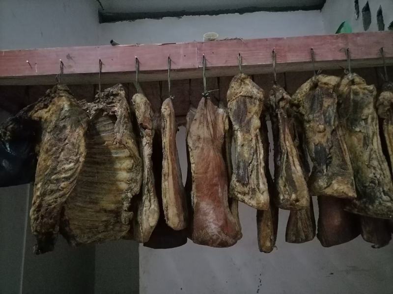 湘西土特产腊肉系列，正宗农家薰制！