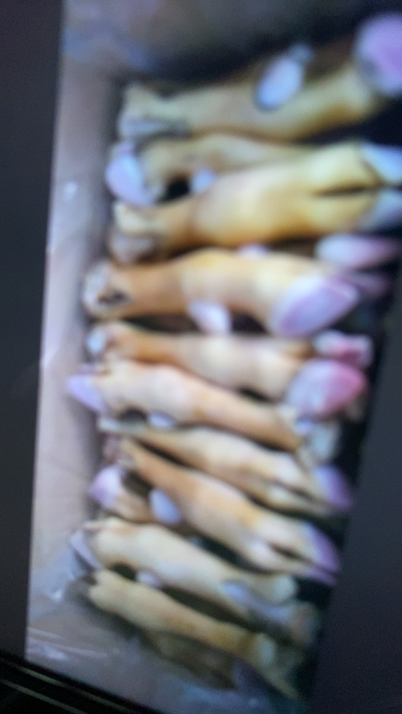 火烧羊蹄精品火烧羊蹄价格不高，质量保证。