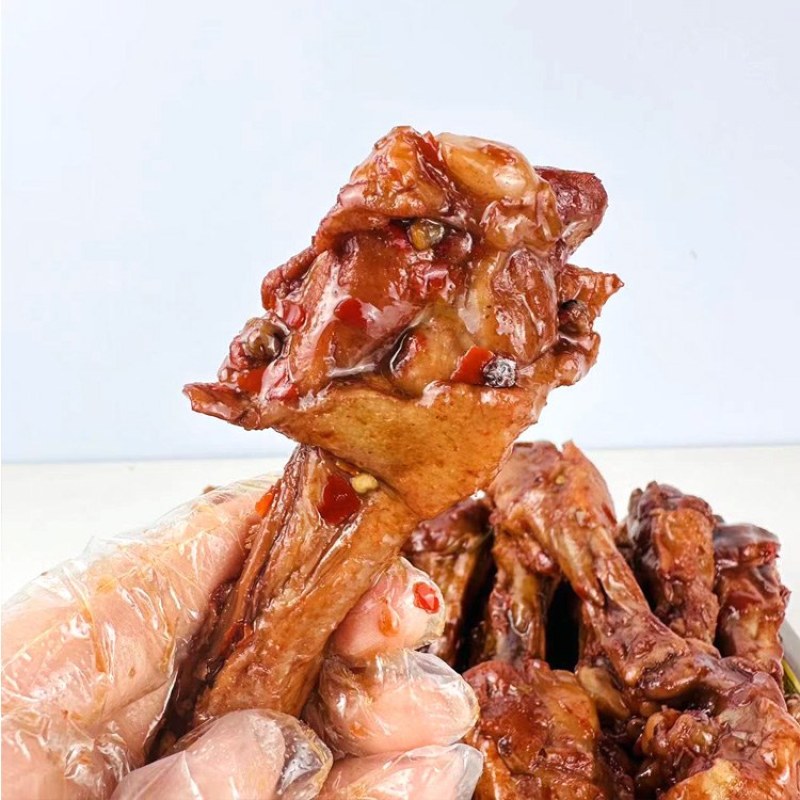 麻辣鸭小腿批发，一袋起发三袋包邮全国发货送货上门