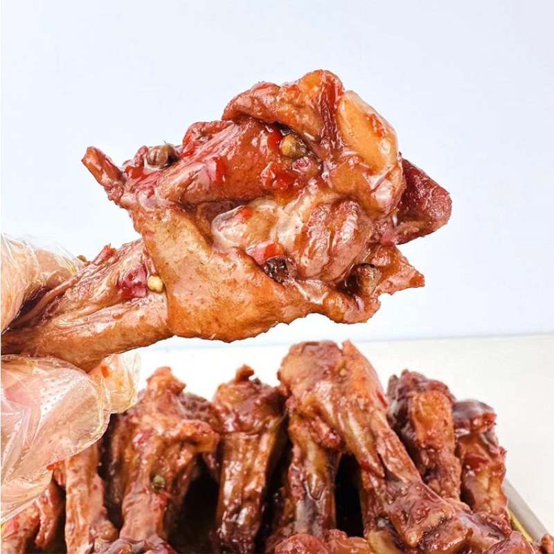麻辣鸭小腿批发，一袋起发三袋包邮全国发货送货上门