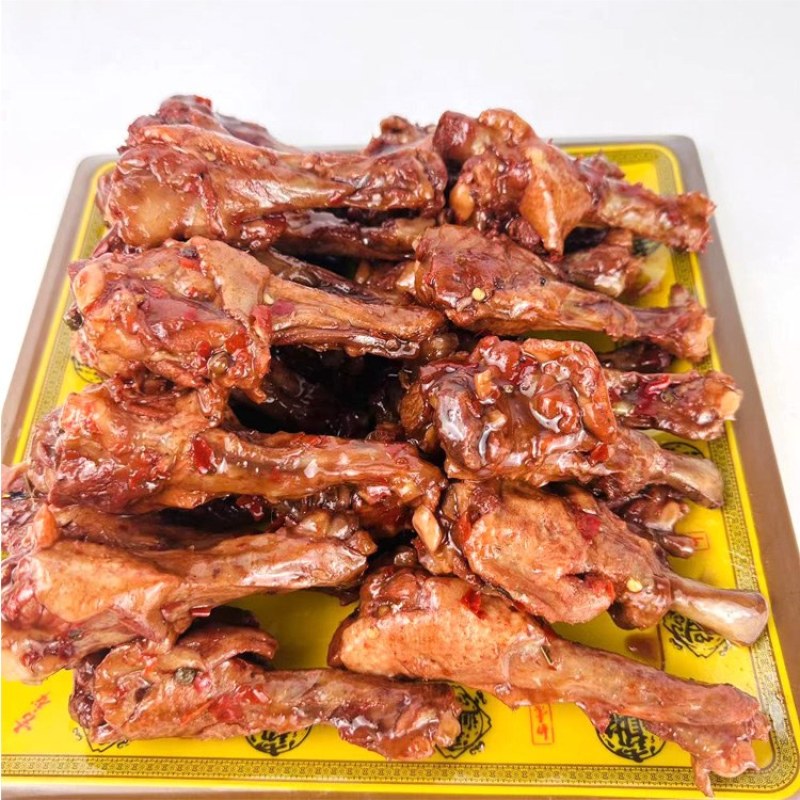麻辣鸭小腿批发，一袋起发三袋包邮全国发货送货上门